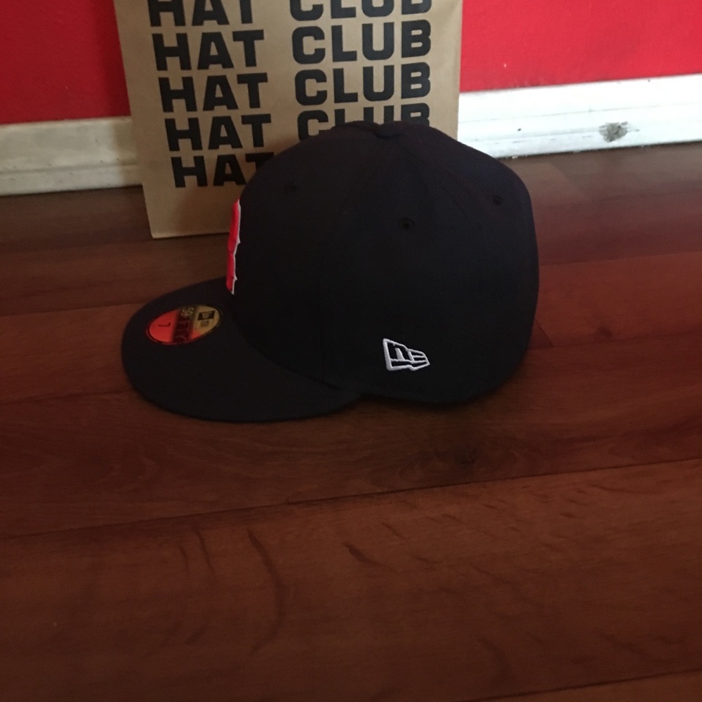 Hat - Picture 2 of 3